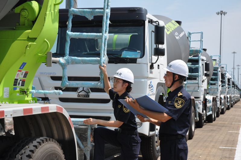 煙臺港中非班輪年發(fā)運量首次突破200萬噸（圖）