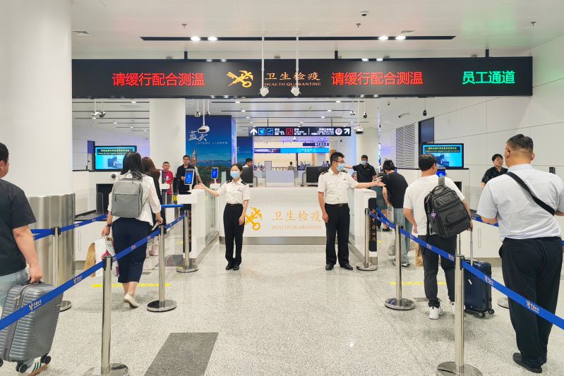 煙臺國際機場新航站樓轉(zhuǎn)場啟用（圖）