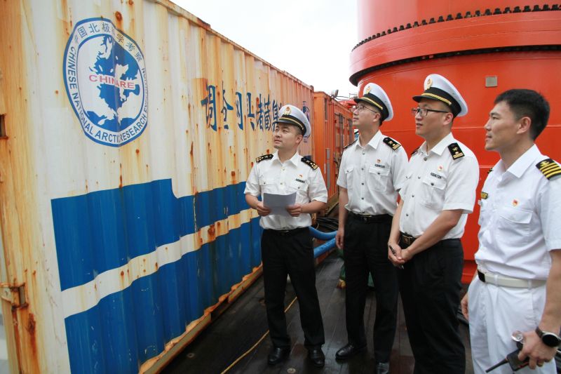 “雪龍2”號首次靠泊青島（圖）