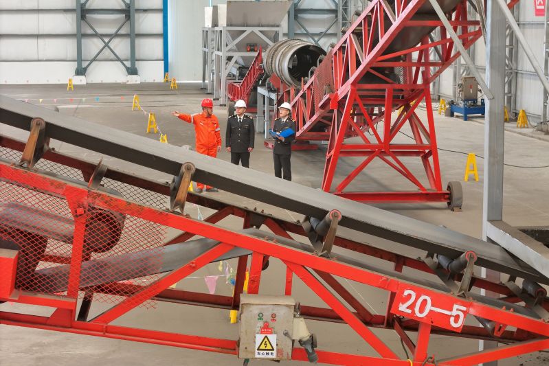 威海海關(guān)查獲違規(guī)攜帶進境醫(yī)療用品240件（圖）