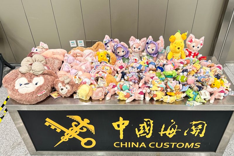 海關(guān)護(hù)航“618”百萬包裹出?！凹铀倥堋保▓D）