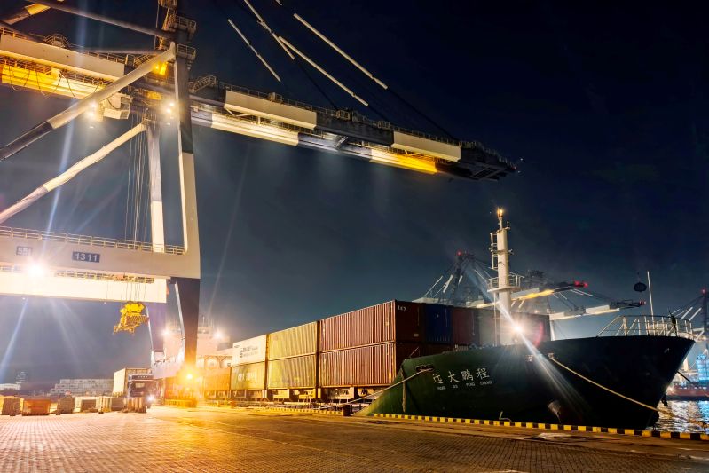 煙臺海關(guān)查獲違規(guī)攜帶進(jìn)境硨磲制品8件（圖）