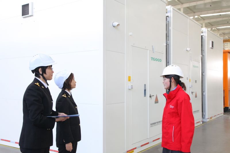 “煙臺(tái)—海南”外貿(mào)內(nèi)支線航線開通（圖）